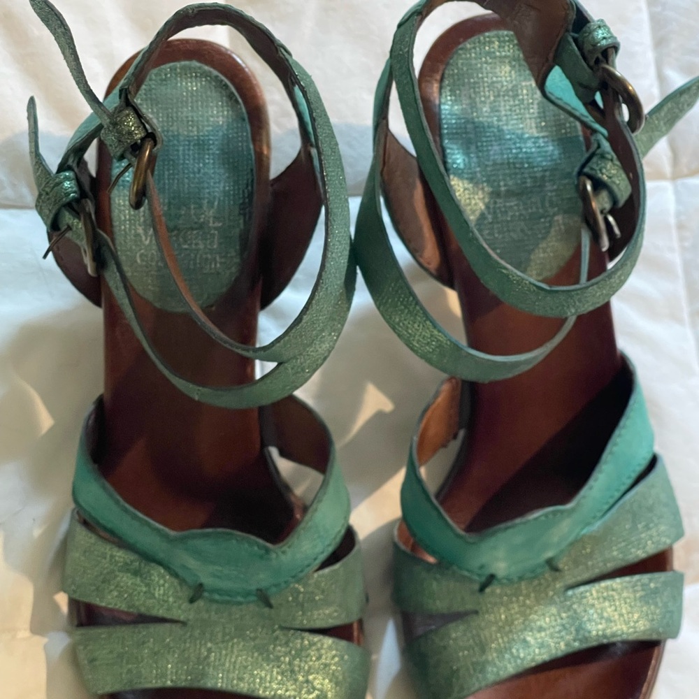 Elegant Teal Strappy Sandals